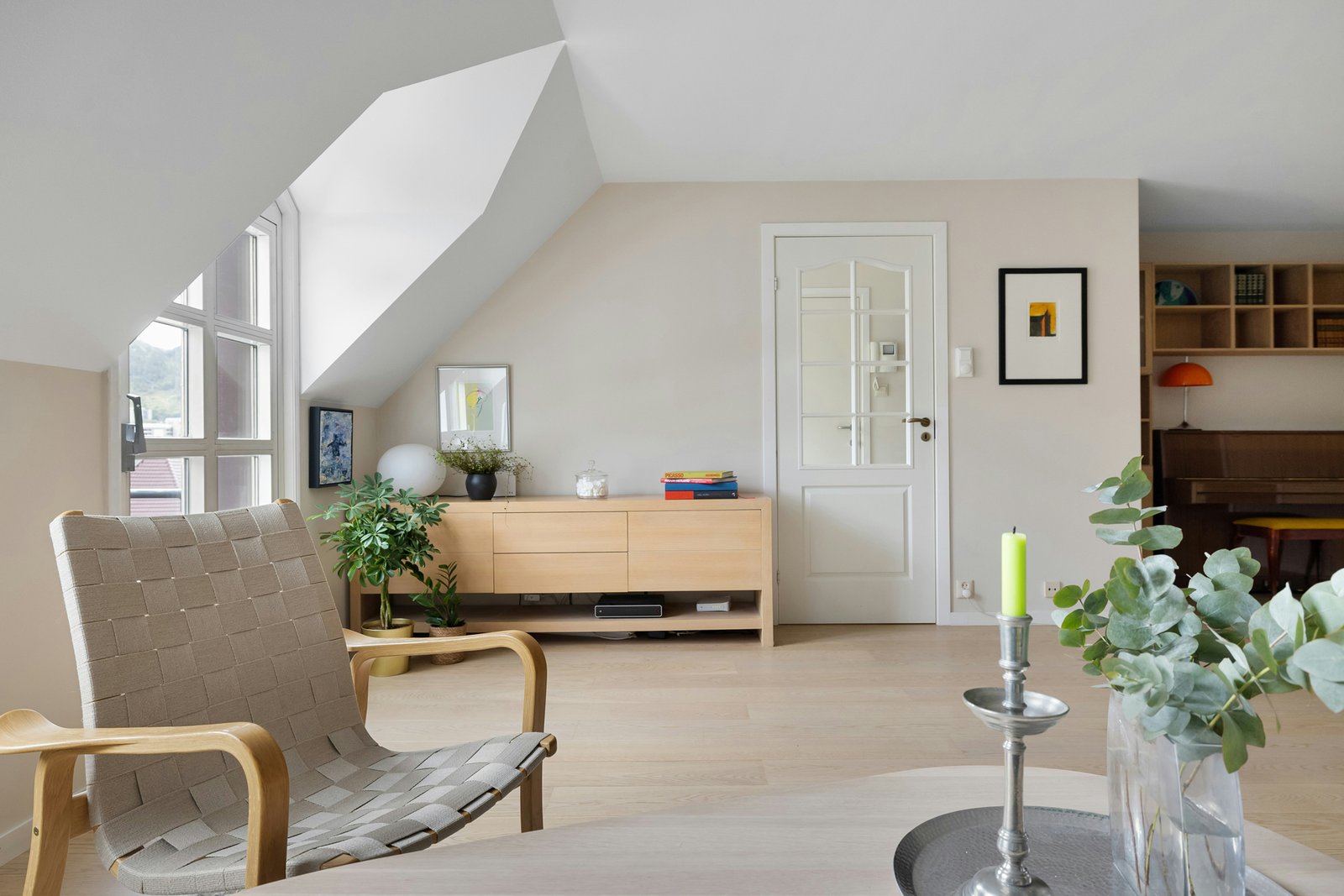 Schrank steht nach dem Umstellen leicht instabil im Raum